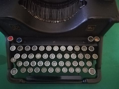 MACCHINA DA SCRIVERE OLIVETTI M40 - Foto 4