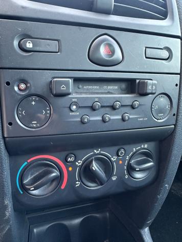 Renault Clio 1.5 dCi 65CV 5PT A/C - Foto 4