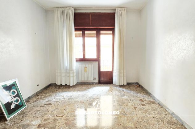 APPARTAMENTO VIA BENEVENTO C/O VIALE MAGNA GRECIA - Foto 3
