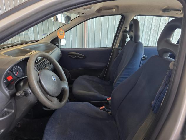 Fiat Punto 1.2 5 porte Active - Foto 10