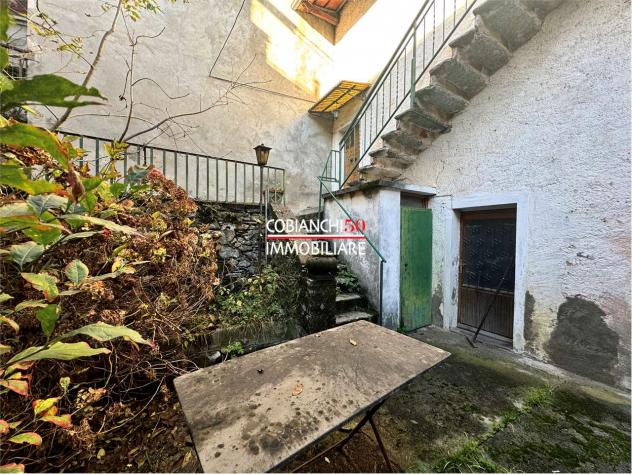 V000690 - UNGIASCA, CASA DA RISTRUTTURARE CON GIARDINO - Foto 8