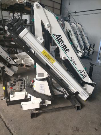 Vendesi Gru NUOVE Airone versione A20-S2 o A20-S3 con 2 o 3 sfili idraulici