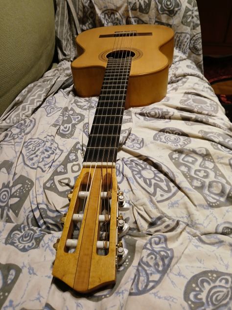 Chitarra classica di liuteria, elettrificata, spalla mancante - Foto 5