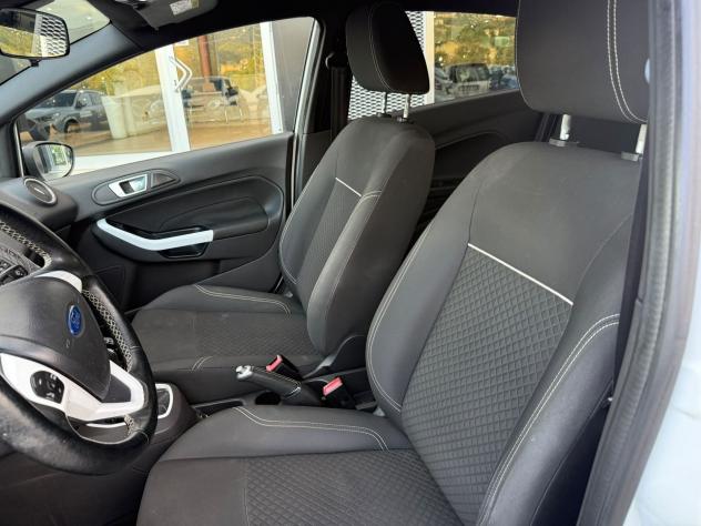 Ford Fiesta Fiesta 1.5 tdci Black&White 75cv E6 - Foto 8
