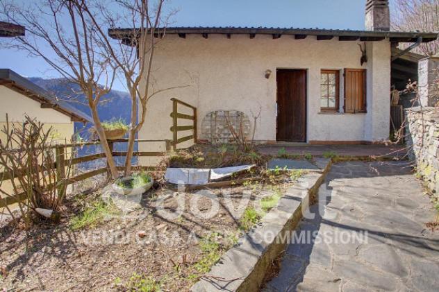 Casa indipendente di 120 m² con 4 locali in vendita a Maccagno con Pino e Veddasca