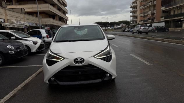 Toyota Aygo Connect 1.0 VVT-i 72 CV 5 porte x-play LED KAMERA PDC BLUETOOTH NAVI