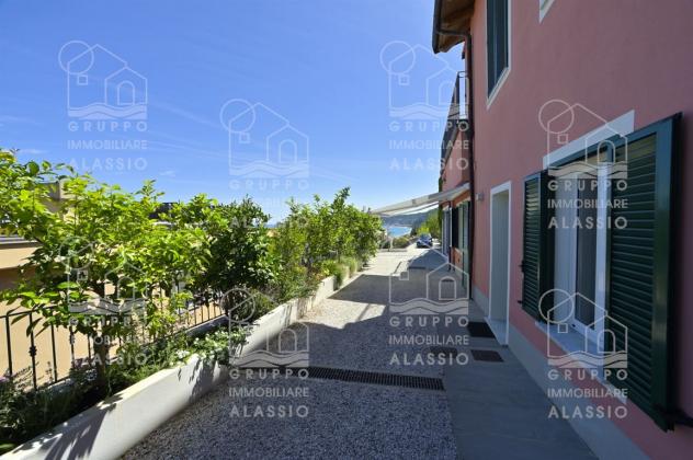ESCLUSIVA PROPRIETÀ DI PRESTIGIO CON VISTA MARE TOTALE, PISCINA PANORAMICA E DEPENDANCE INDIPENDENTE - Foto 3