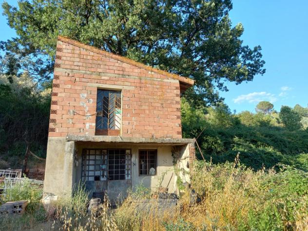 TERRENO AGRICOLO di 4 vani e di 37220 mq (CASTELFIORENTINO) rif. C 04