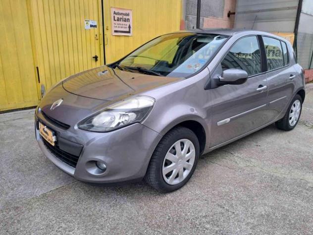 RENAULT Clio 1.2 16V 5 porte Luxe ok neopatentati rif. 23932220