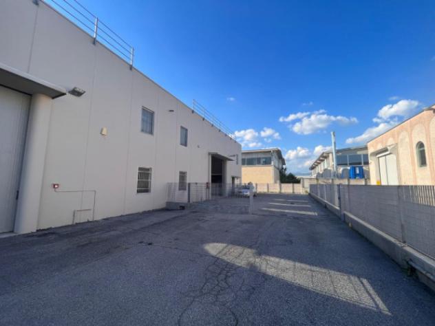 Immobile di 530 m² con 2 locali in affitto a Torbole Casaglia - Foto 11