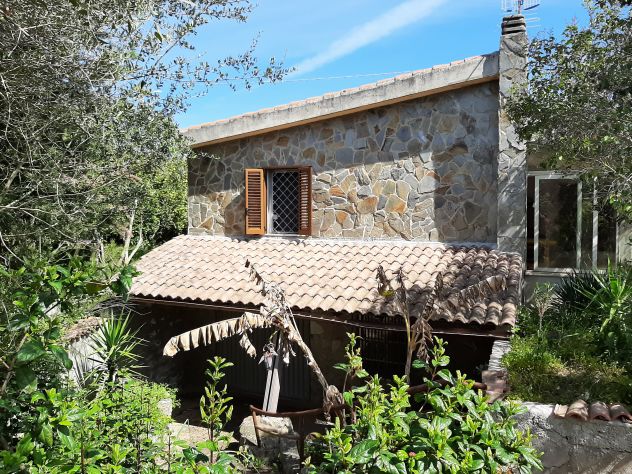 Villa indipendente ampia metratura, bel terreno in zona riservata e tranquilla - Foto 9