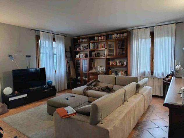 Immobile in asta di 209 m² con più di 5 locali e box auto doppio in vendita a Vergiate - Foto 4