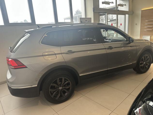 Volkswagen Tiguan 2.0 TDI 150 CV SCR DSG Life 7 POSTI - Foto 5