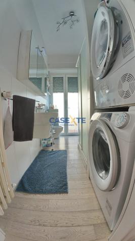 Bergamo – Eleganza, comfort e tecnologia in un appartamento completamente ristrutturato - Foto 8