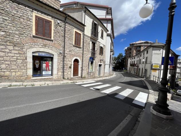Locale commerciale in affitto a Potenza