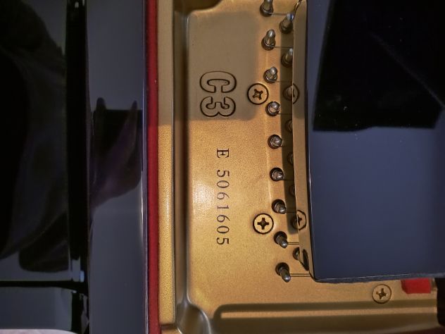 Pianoforte Yamaha C3 E seminuovo con trasporto e panca inclusi - Foto 5