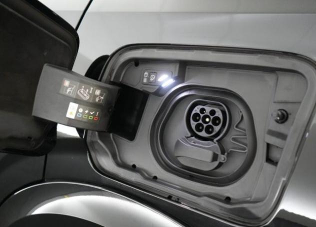 PEUGEOT e-3008 motore elettrico (73kWh) 210 CV GT +TETTO PANOR rif. 24067802 - Foto 10