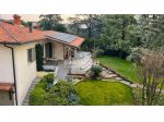 VILLA SUDDIVISA IN DUE UNITA' CON GIARDINO PRIVATO IN VENDITA A CALCINATO