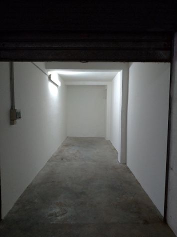 POMEZIA (RM) zona centrale Via Della Tecnica box auto per complessivi mq. 22 ca