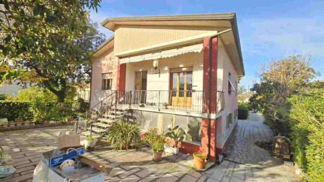 Villa in vendita a Ronchi - Massa 220 mq Rif: 1372184
