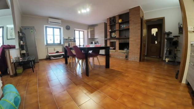 Elegante quadrilocale con box in una suggestiva località di San Giovanni Bianco - Foto 12