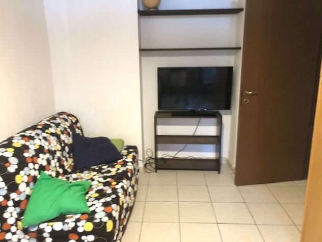 ampia stanza singola via desanctis zona cermenate 600 euro - Foto 8