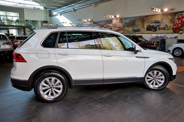 VOLKSWAGEN Tiguan 2.0 TDI 150cv SCR DSG Life rif. 23421202 - Foto 10