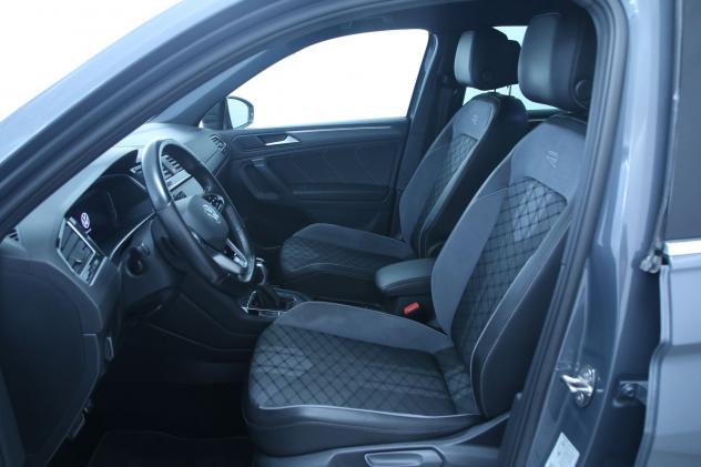 Volkswagen Tiguan 2.0 TDI SCR 150 cv R-Line DSG / ACC - Drive Assistence Pack - Cerchi 19" - Park Assist - Fari LED Performance - Videocamera per retr - Foto 7