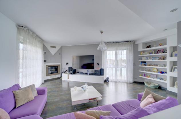 Appartamento di 210 m² con più di 5 locali in vendita a Volpiano - Foto 2