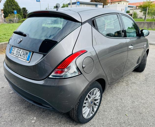 Lancia Ypsilon 1.2 69 CV 5 porte S&S Platinum - Foto 7