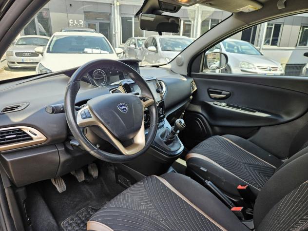 Lancia Ypsilon 1.0 FireFly 70cv Hybrid Alberta Ferretti - Foto 7