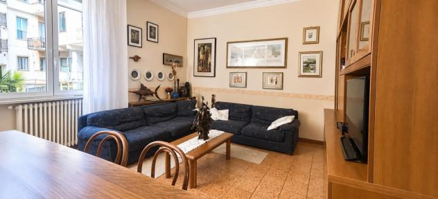 Via Levi, proponiamo appartamento biesposto in una palazzina bifamiliare con giardino privato, ristrutturata nel 2007. L'immobile è composto da ingr