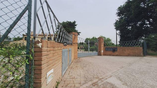 BELLOCCHI: Fano unico nel suo genere località bellocchi (chiaruccia) proponiamo la vendita di un ex casolare colonico completamente ristrutturato con - Foto 15