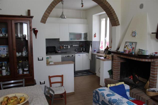 Elegante casa a schiera ristrutturata nel cuore del paese - Foto 6