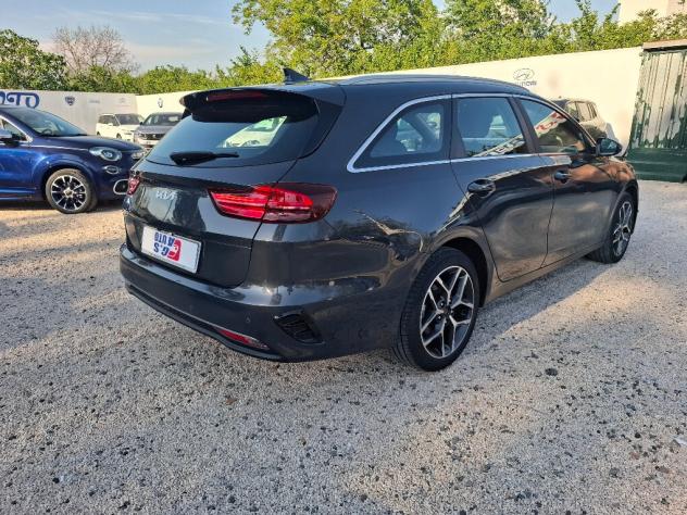 Kia Ceed 1.6 CRDi 136 CV MHEV DCT SW Business - Foto 5