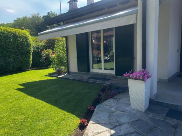 Villa di 314 m² con più di 5 locali e box auto doppio in vendita a Azzate - Foto 4