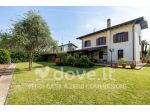 Villa di 287 m² con più di 5 locali e box auto doppio in vendita a Settala