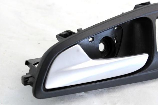 1857223 MANIGLIA INTERNA PORTA ANTERIORE SINISTRA FORD FOCUS SW 1.6 G 88KW 5M 5P (2015) RICAMBIO USATO - Foto 2