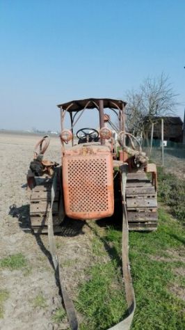 trattore cingolato