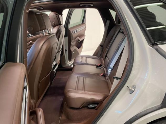 PORSCHE Cayenne 3.0 V6 E-Hybrid Aut. 462 CV * PELLE * TETTO * rif. 23816435 - Foto 9