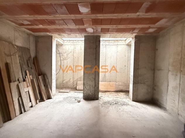 APPARTAMENTO DA COMPLETARE - Foto 6