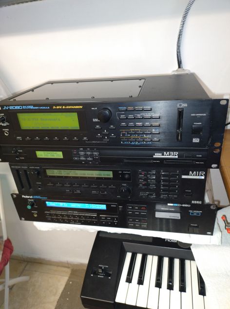 Espander Korg Roland