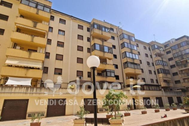 Appartamento di 120 m² con 4 locali e posto auto in vendita a Messina