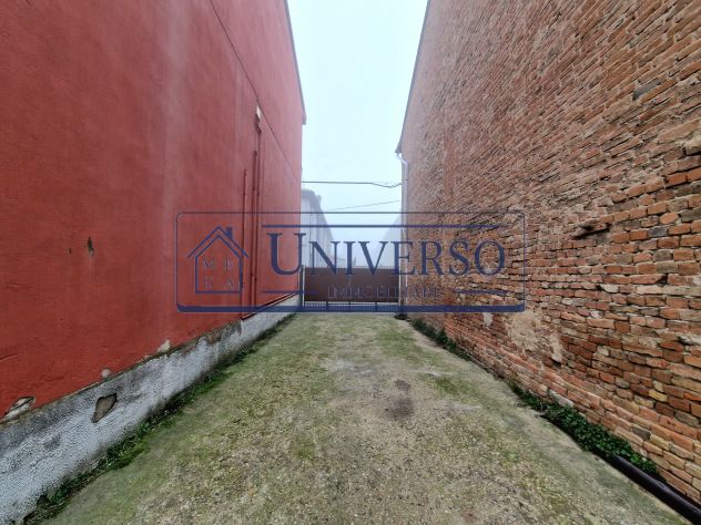 RUSTICI CON TERRENO IDEALI ANCHE PER CAMBIO D'USO VOGHERA - Foto 2