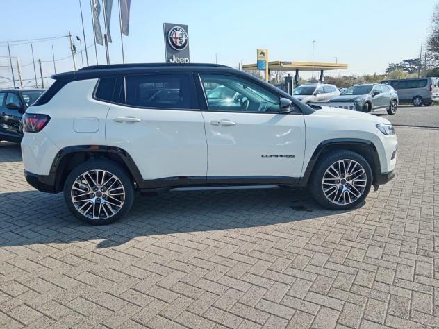 Jeep Compass e-Hybrid 1.5 Turbo MHEV T4 96kW Summit DDCT - Foto 4