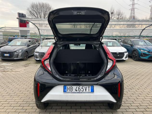 Toyota Aygo X 1.0B (72 CV) Trend S-CVT - Foto 9