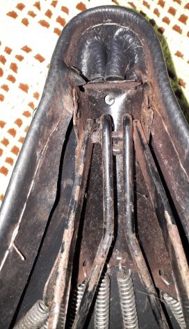 Vendo sella nera per bici da passeggio modello anni 2000/05,universale - Foto 5
