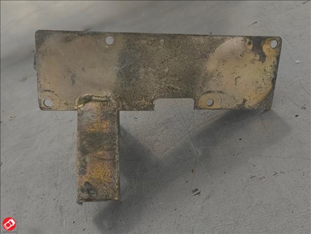 1001422 STAFFA SUPPORTO POSTERIORE MOTORE MICROCAR VIRGO III