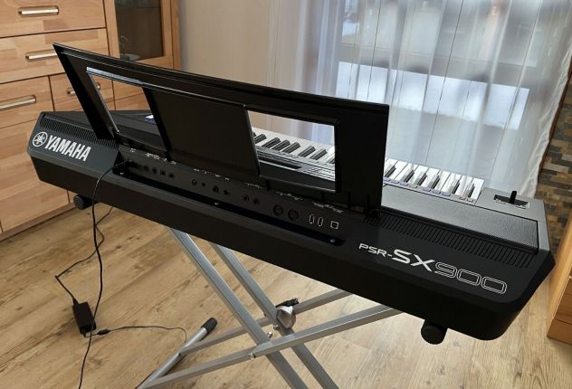 Tastiera arrangiatore Yamaha PSR-SX900 con accessori - Foto 6