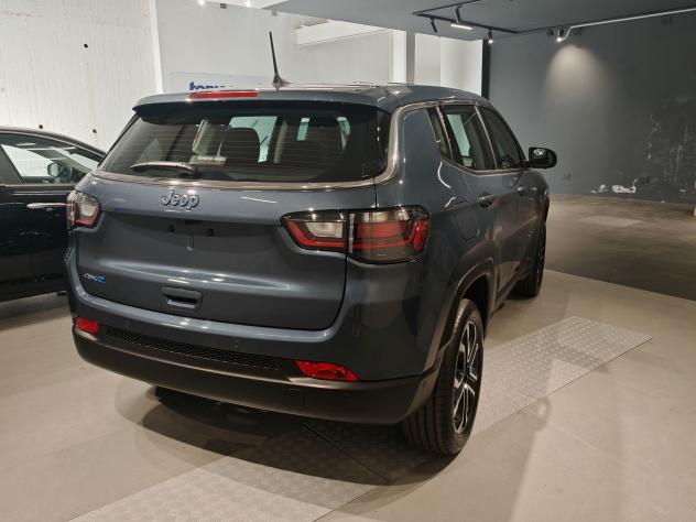 Jeep Compass 1.3 Turbo T4 190 CV PHEV AT6 4xe Altitude - Foto 4